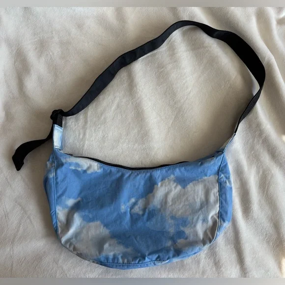 Baggu Cloud Print Medium Nylon Crescent - Picture 3 of 6